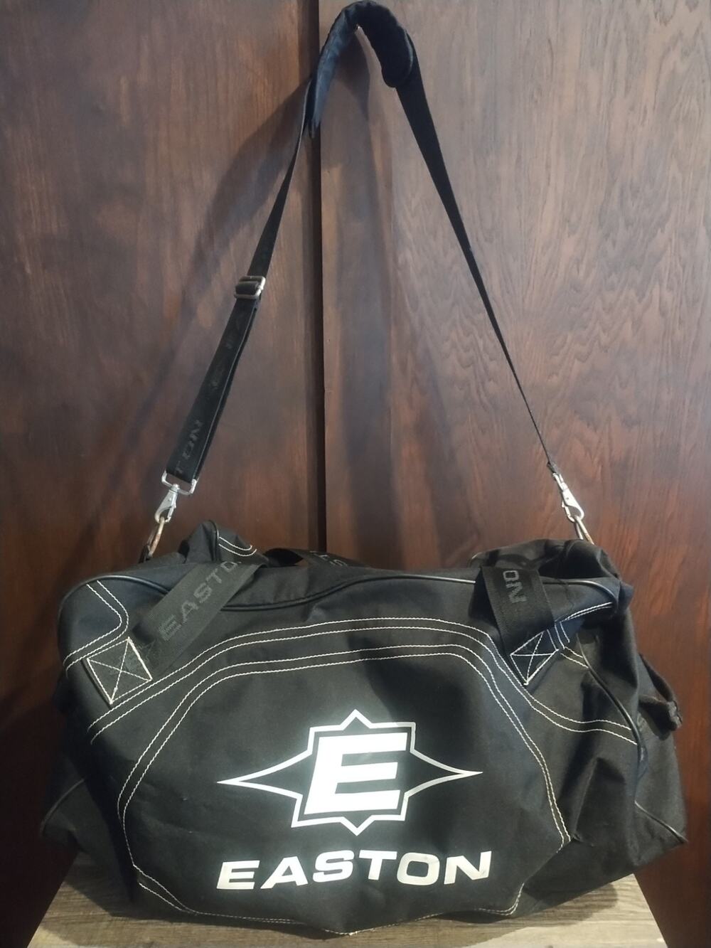 Easton Synergy EQ1 Hockey Equipment Bag XL Large clean black shoulder strap